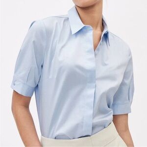 RW&CO Short-Sleeve Buttoned-Down Poplin Blouse. Size Medium